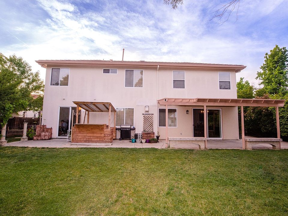 1st image of 2488 Starling Dr
