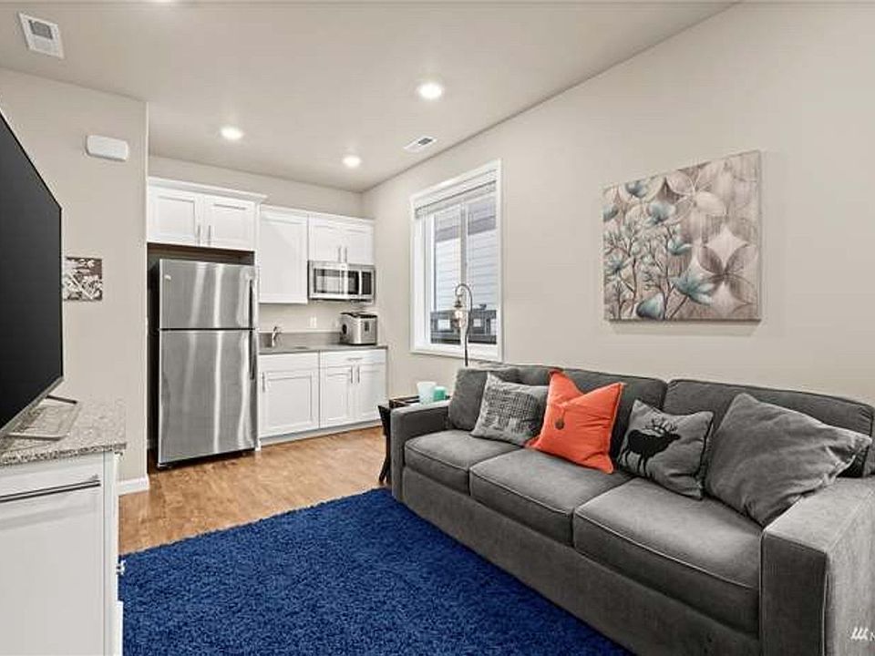 1st image of 32889 Ash Ave SE
