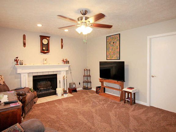 5th image of 627 Clifty Falls Ln