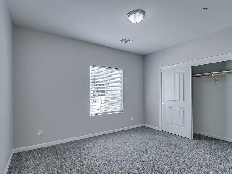 8400 Jean Anne St — Photo 28