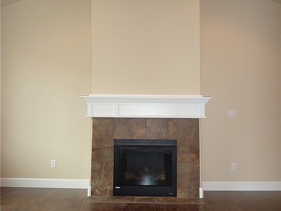4th image of 9226 198th Street Ct E