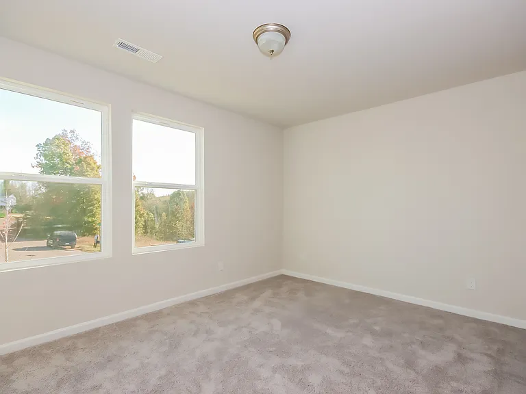 125 Zach Dr — Photo 12