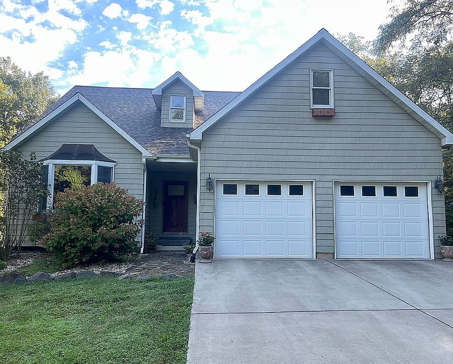 1st image of 740 Deerwood Trl