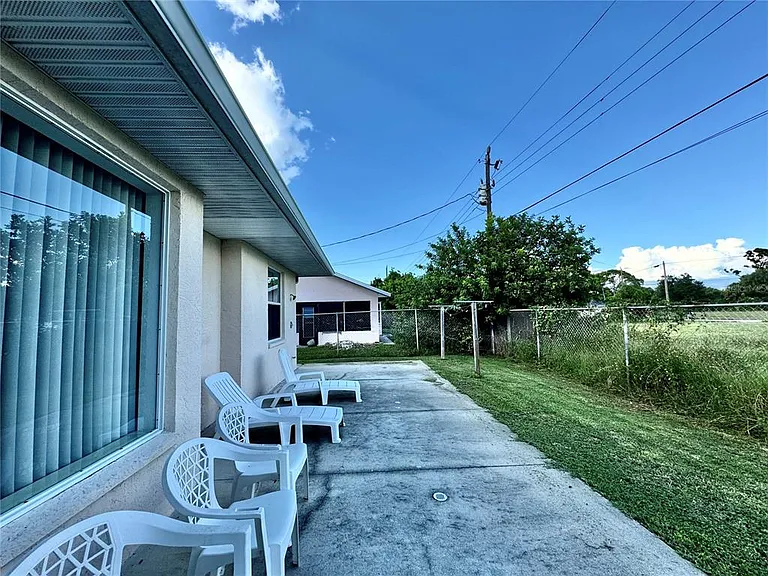 219 Venetia Ave — Photo 27