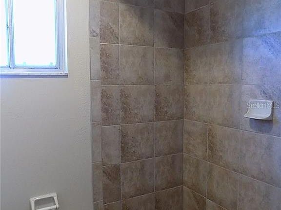4th image of 102 Woodfield Dr