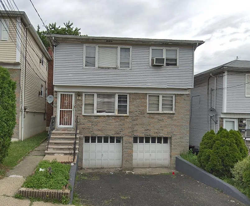 3 bed, $1,950 — Photo 1