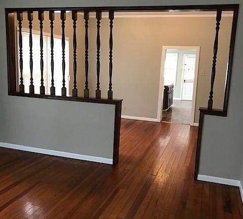 5th image of 410 Maude Ave