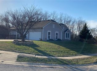 2224 NE 158th St, Smithville, MO 64089