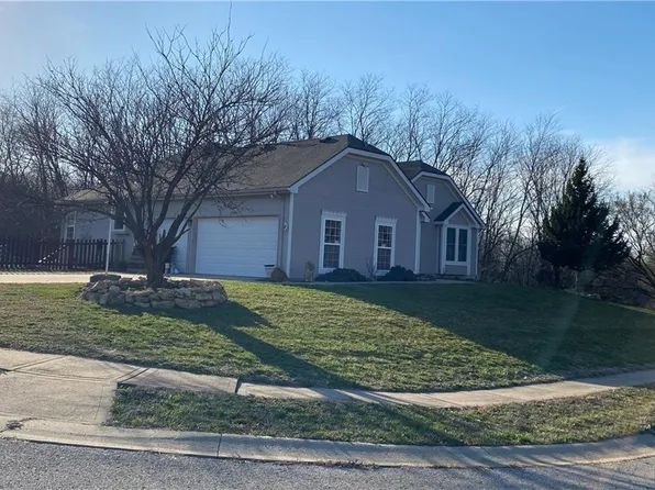 2224 NE 158th St, Smithville, MO 64089