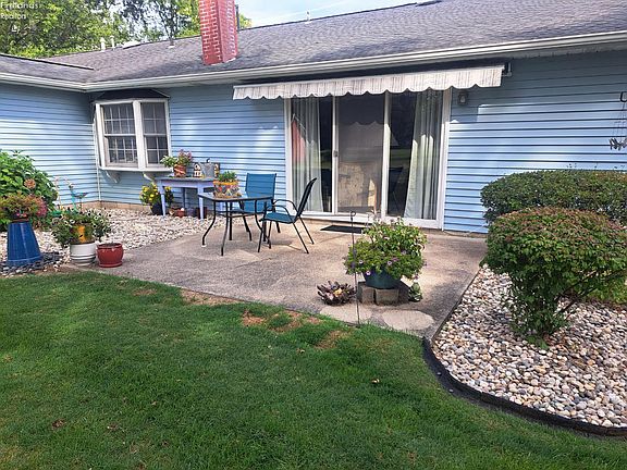 3rd image of 131 Berkshire Dr