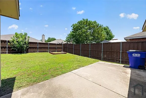 515 Harding Ln — Photo 31