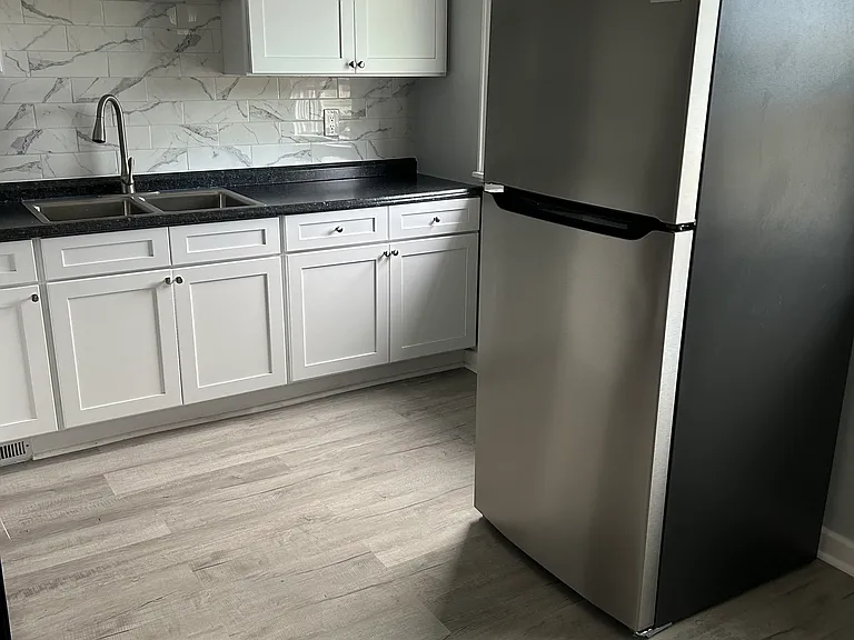 124-26 Woodruff Ave #126 — Photo 8