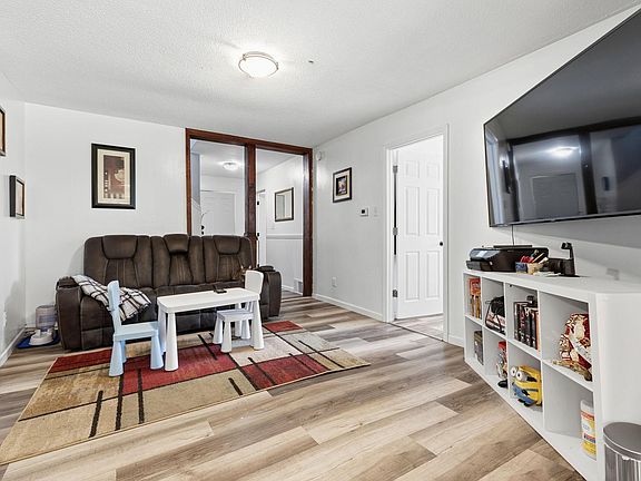 5th image of 921 2nd St