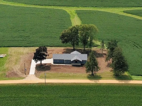 16797 W Barclay Rd, Polo, IL 61064