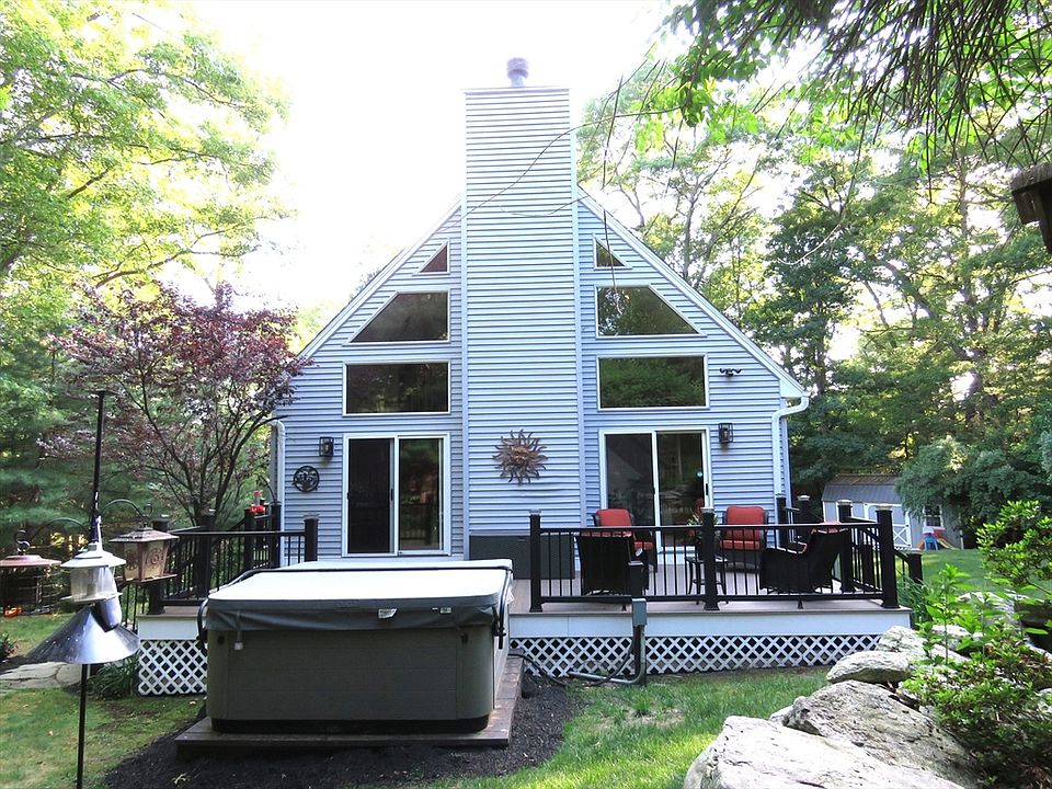 1st image of 14 Circle Dr