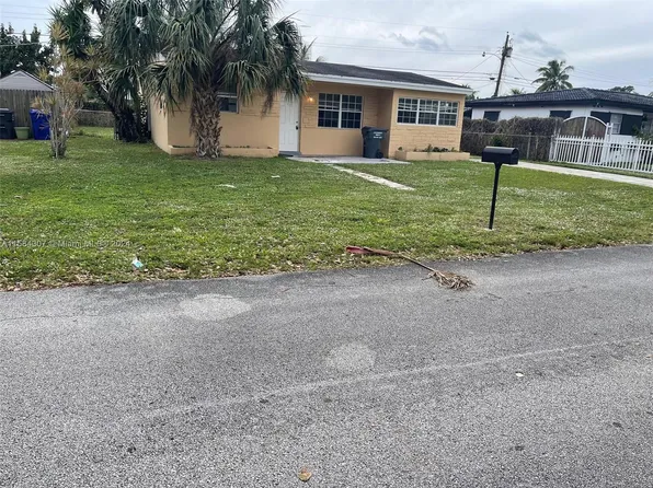 6240 Mayo St, Hollywood, FL 33023