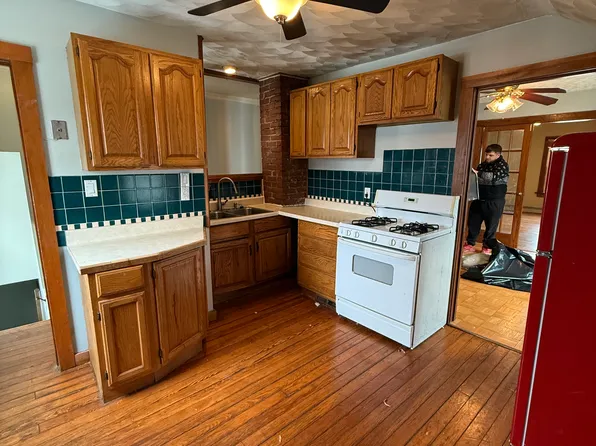 904 Columbia Ave APT B, Akron, OH 44310