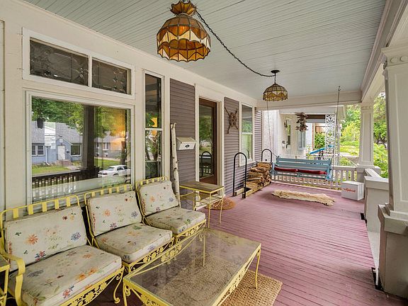 2nd image of 1013 Lawson Ave E