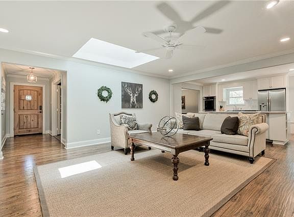 4th image of 2505 Little Creek Dr