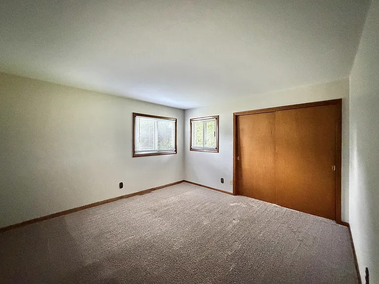 2437 S Country Ln — Photo 4
