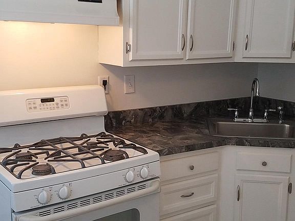 4th image of 4395 Fairway Dr #5