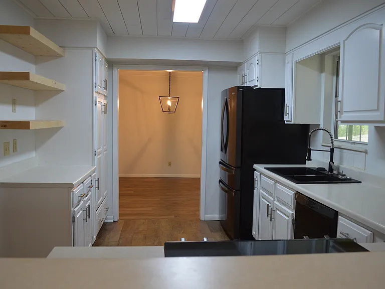 2713 Shropshire Blvd — Photo 7