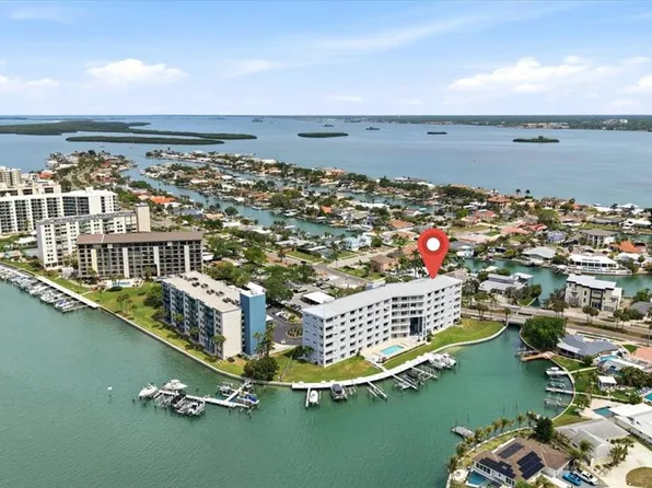 610 ISLAND WAY #201, CLEARWATER BEACH, FL 33767