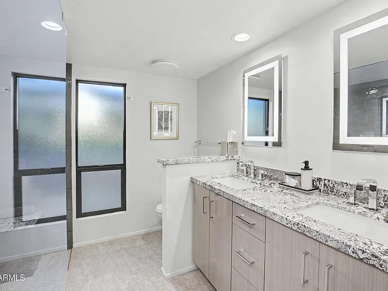 1049 N Boulder Dr — Photo 29