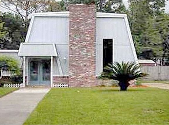 3rd image of 2035 Lewis Turner Blvd #B