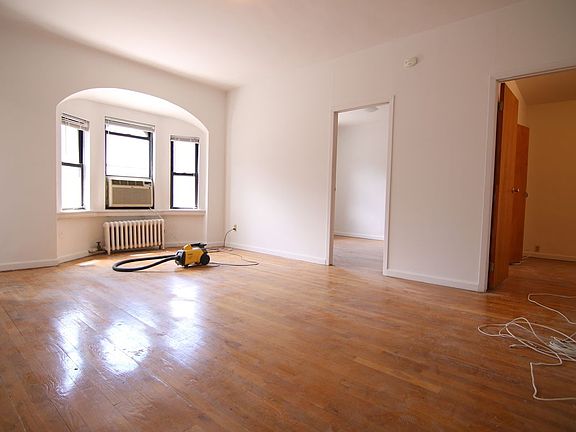 2nd image of 311 W 95th St APT 6C