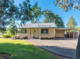 598 W Gregory Rd, Central Pt, OR 97502