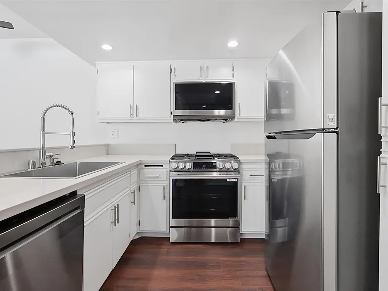 Parkview Apartments — Photo 52