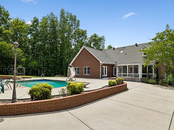 5th image of 1229 Hogans Branch Rd
