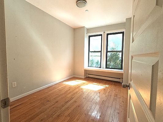 4th image of 515 W 158th St #2F