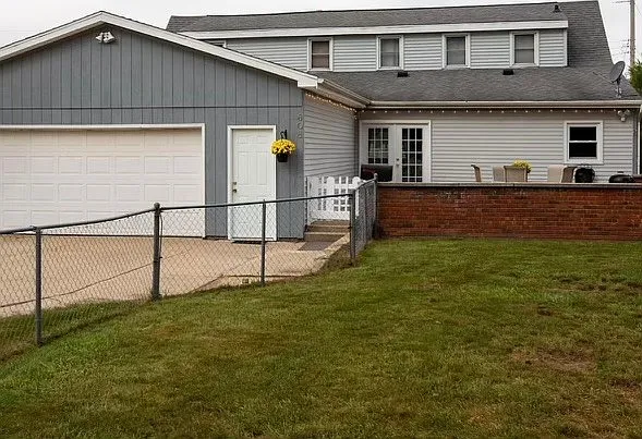 608 N Slate St — Photo 2
