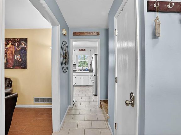 3rd image of 6431 Wright Rd