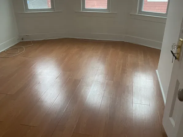 89 Trowbridge Pl, Naugatuck, CT 06770