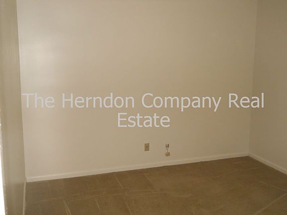 5th image of 2512-A/B University Dr