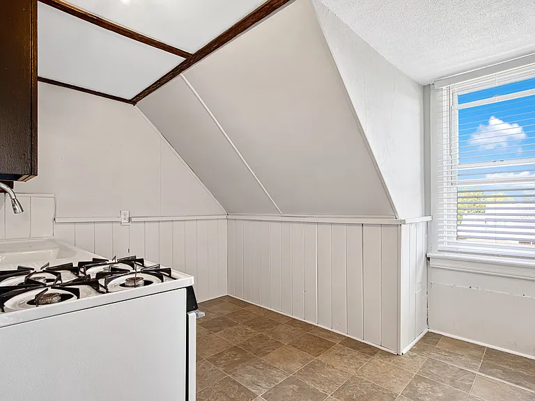 102 Main St #5 — Photo 3