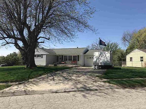 2nd image of 937 Rosewood Dr