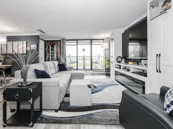 55 River Road #8D, Manchester, NH 03104