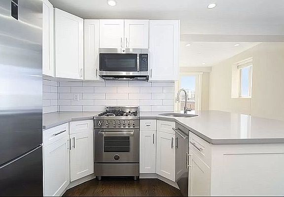 3rd image of 99 Suffolk St #8D