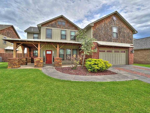2nd image of 1109 NE Scissortail Dr