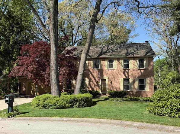 50951 Candlewood Ct, Granger, IN 46530