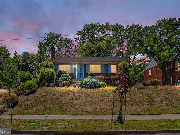 3rd image of 3204 Linden Ave