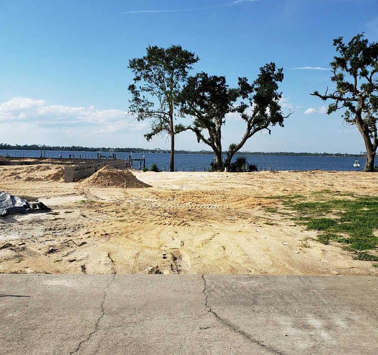1st image of 2104 Country Club Dr
