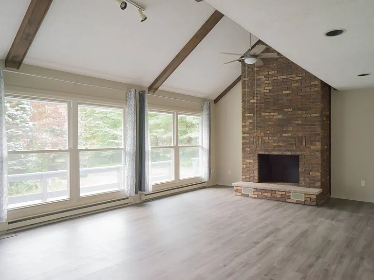 3222 Evergreen Cir #B — Photo 2