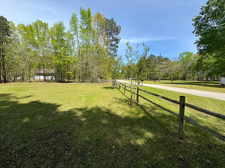 126 Village Ln — Photo 22