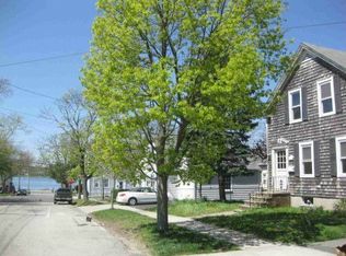 17 Oliver St, Bristol, RI 02809