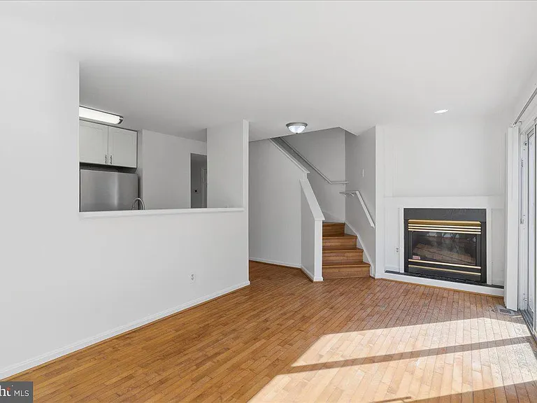 6129 Kendra Way — Photo 15